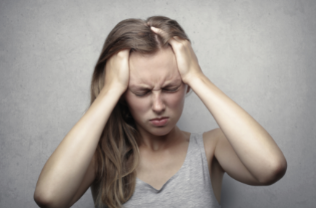 Mal di testa: classificazione, sintomi e cause